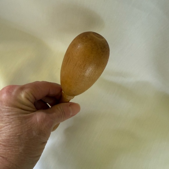 Vintage solid wood sock darner mending egg EUC
Can store needles in the egg - Picture 3 of 8